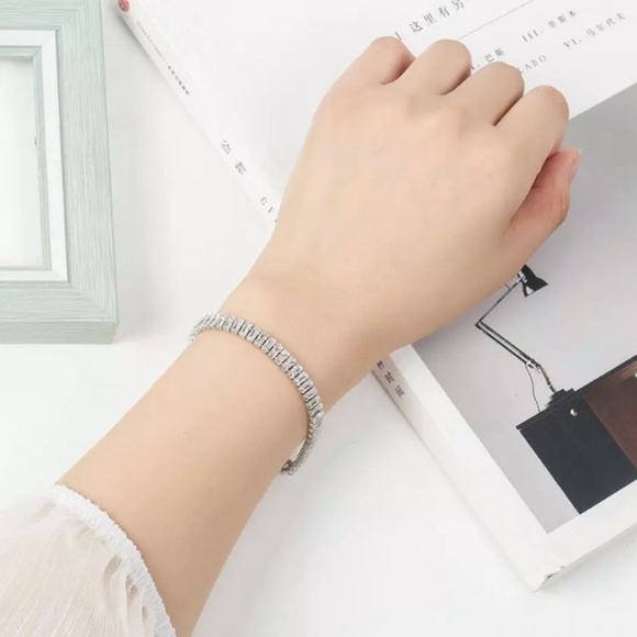 NEW 925 STERLING SILVER PRINCESS CUT DIAMOND BRACELET - Picture 5 of 6